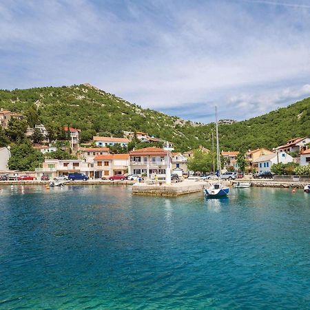 Cozy Apartment In Starigrad With House Sea View Екстериор снимка